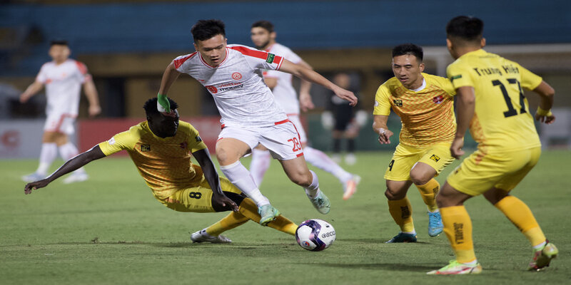 Sức mạnh là điều không thể thiếu trong cuộc đua vô địch V-League